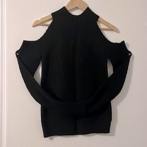 Knitted Sweater with Shoulder’s Cut Out